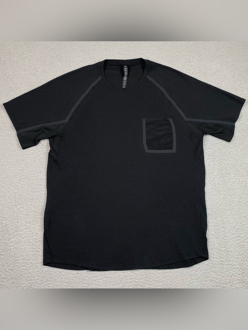 Lululemon Ventilated Hiking T Shirt Men's Size L Black Short Sleeve Crewneck EUC